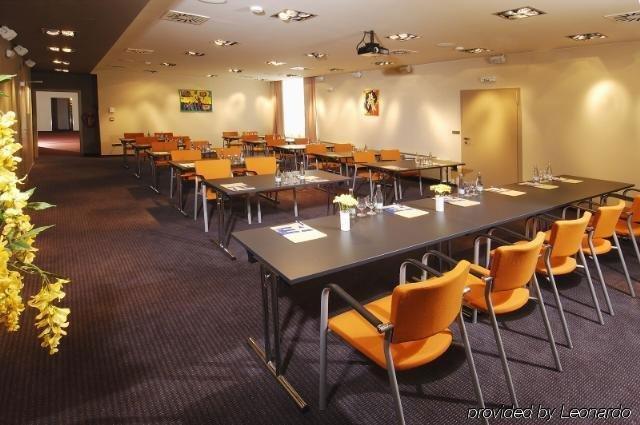 Ea Crystal Palace Hotell
