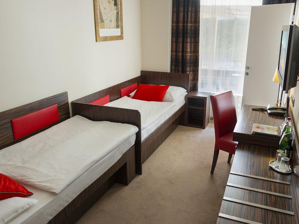 Hotell Ea Crystal Palace Prag