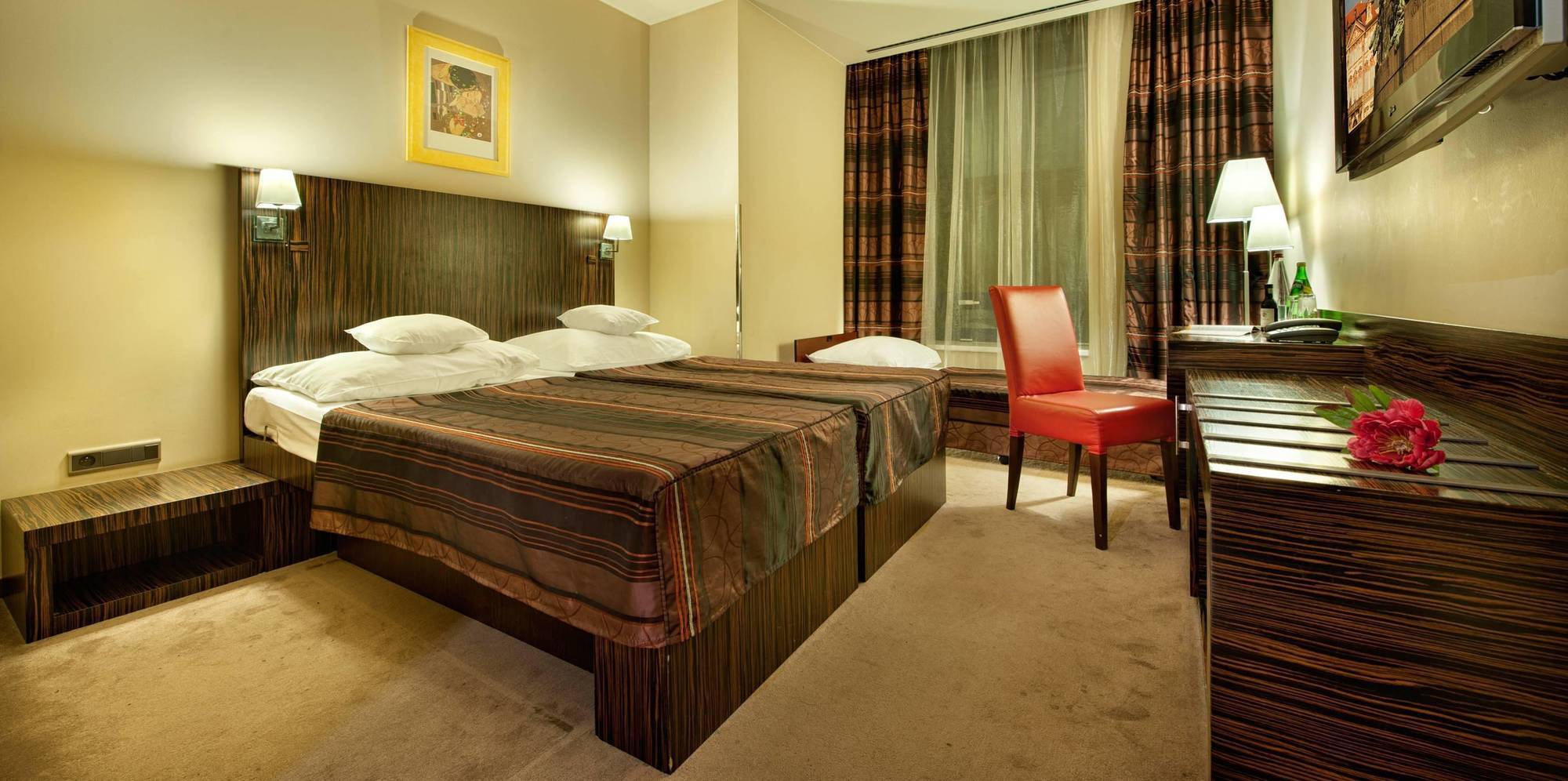 Hotell Ea Crystal Palace 4*